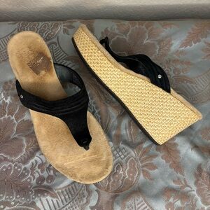 Ugg Australia Zamora Black Suede Wedge Sandals Size 8